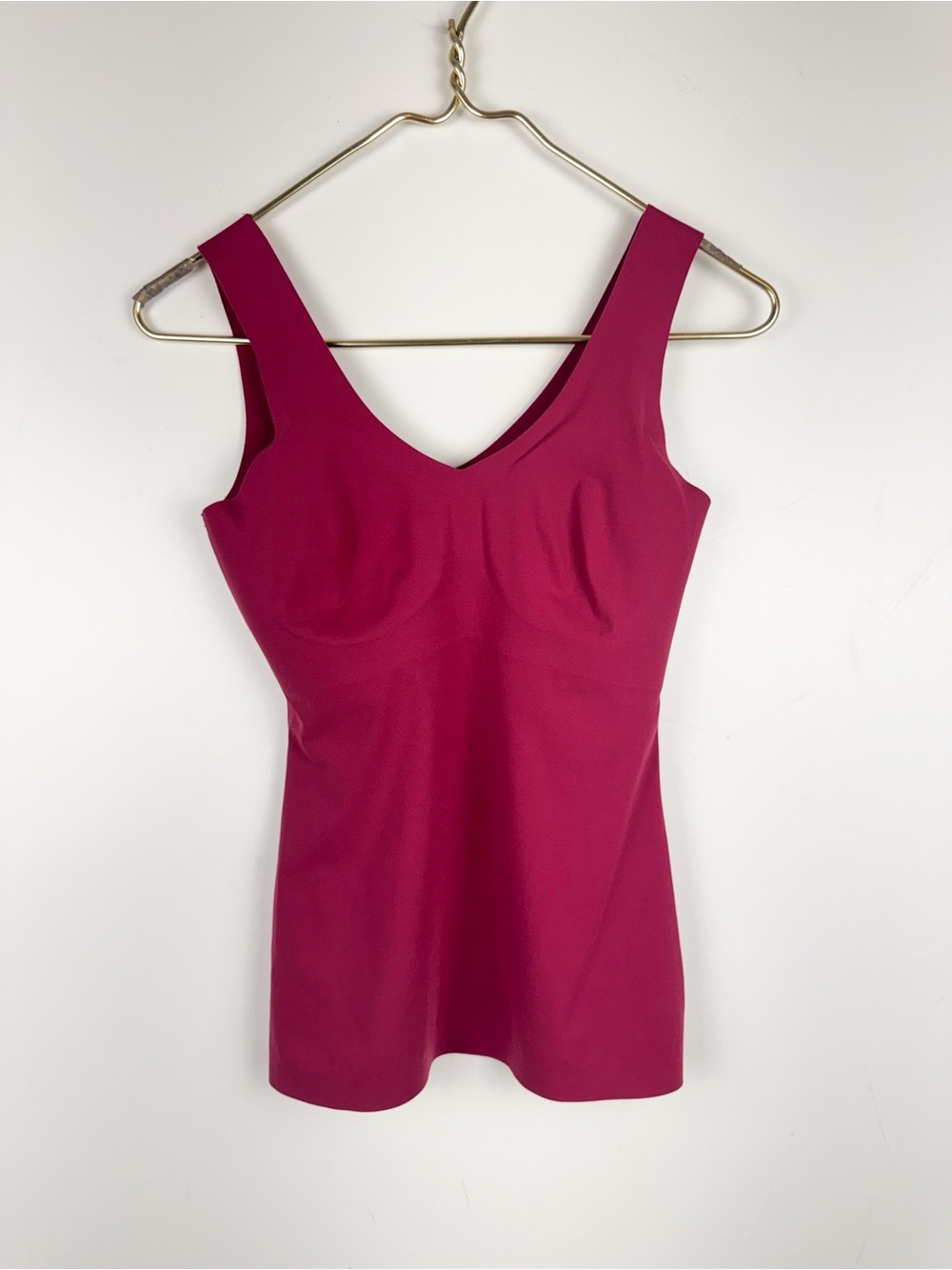 Knix Seamless Wireless Shaper Cami Tank Top Small S Berry Pink Molded Cup V-Neck